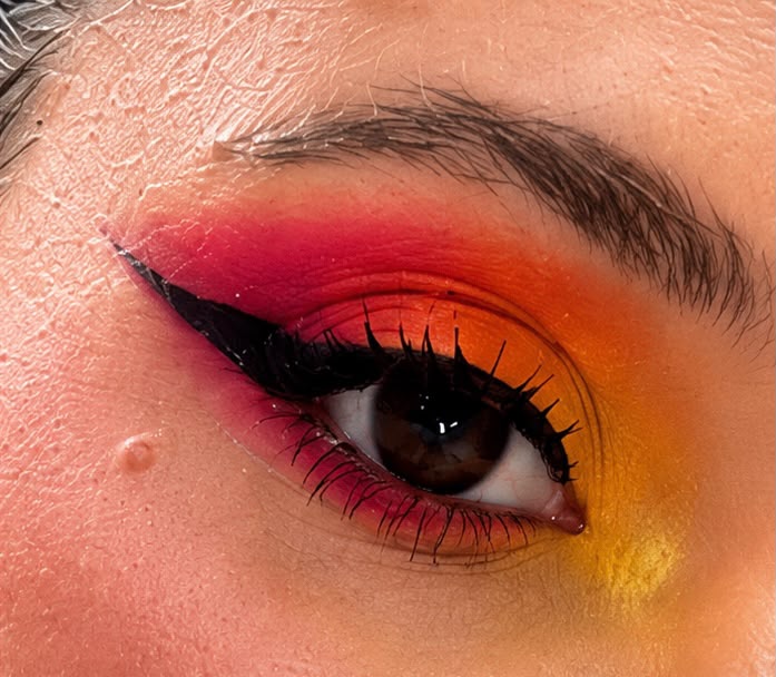Detalle de maquillaje editorial realizado por Ivonee Jerez